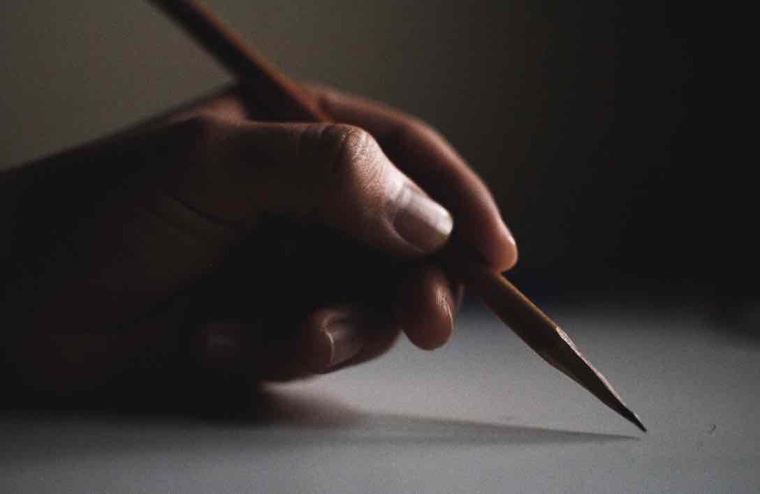 La scrittura e le relazioni sui social editare un libro