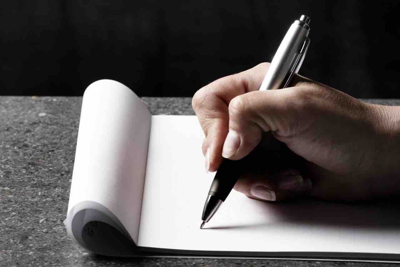 come scrivere un libro in 12 mesi editare un libro